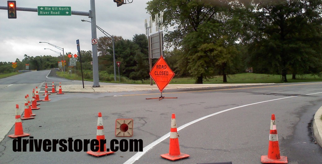 The traffic light off exit 310- river road is shut down from this point northward. 
